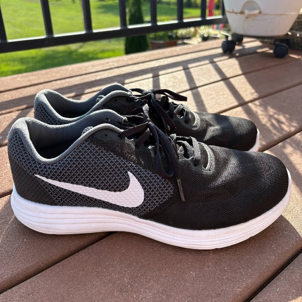 Nike Revolution 3 Wide 'Black White'